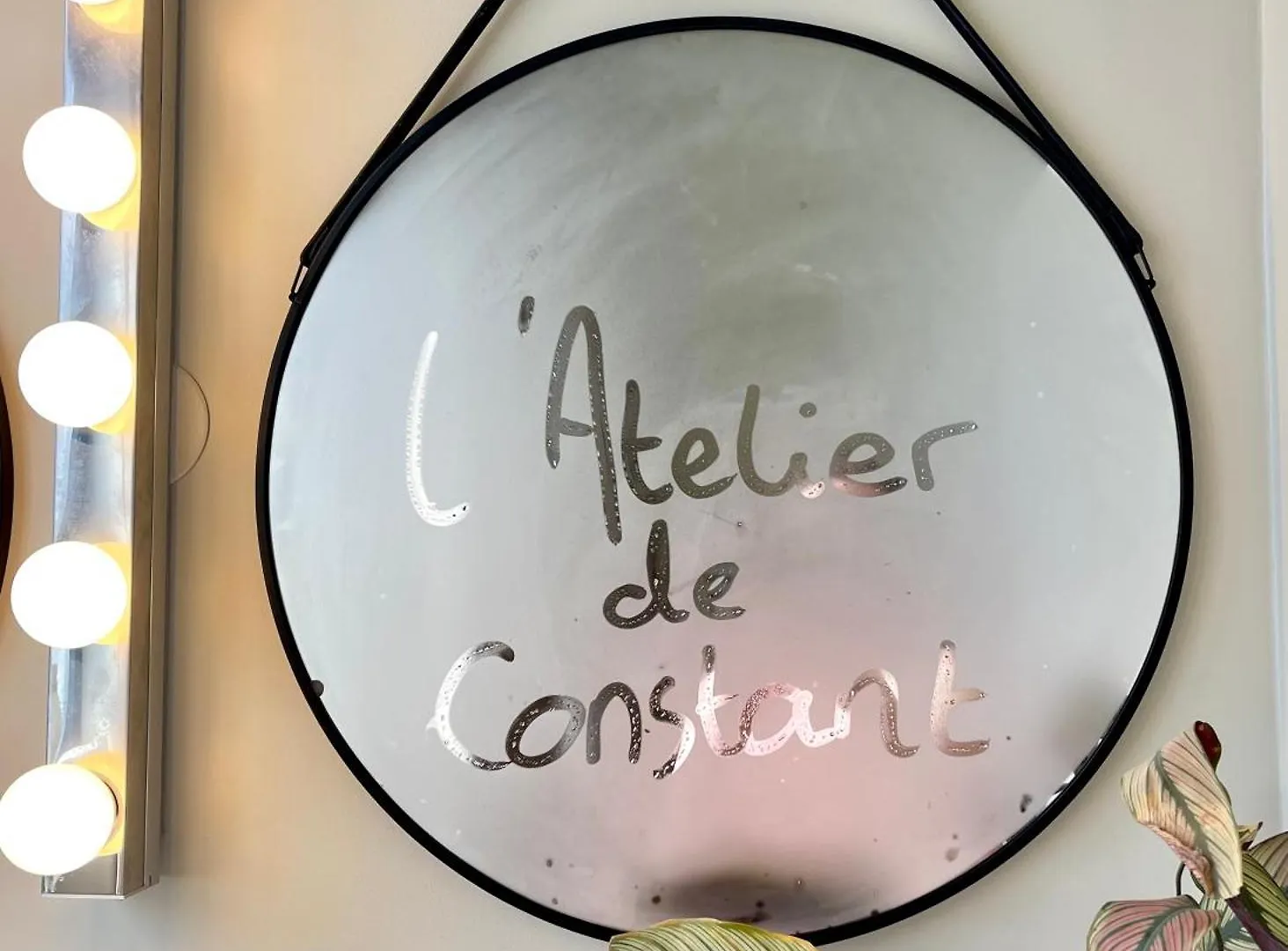 L Atelier De Menuiserie De Constant Amplepuis 0*,  France